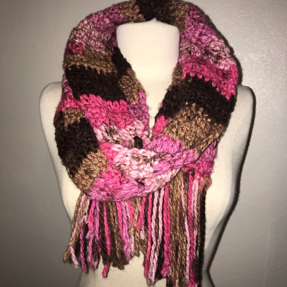 Crotchet scarf